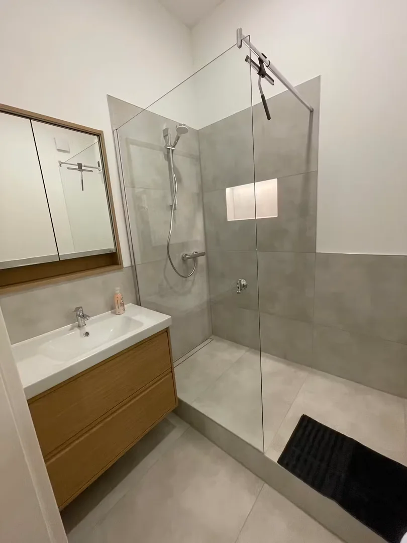 Habitación en apartamento estudiantil en alquiler en , completamente amueblado
