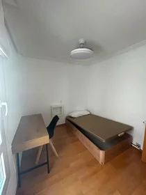 Stanza privata in Calle Francisco Ferrer, Actur-Rey Fernando, immagine 6 di 10