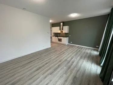 Dairenin tamamı konumu Nieuwe Gracht, Hof van Delft, 1 8 görüntüsü