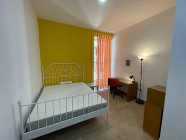 Chambre privée à Vico Orto del Conte, Porto, image 1 de 10