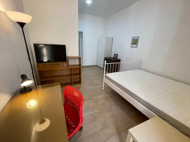Chambre privée à Vico Orto del Conte, Porto, image 4 de 10