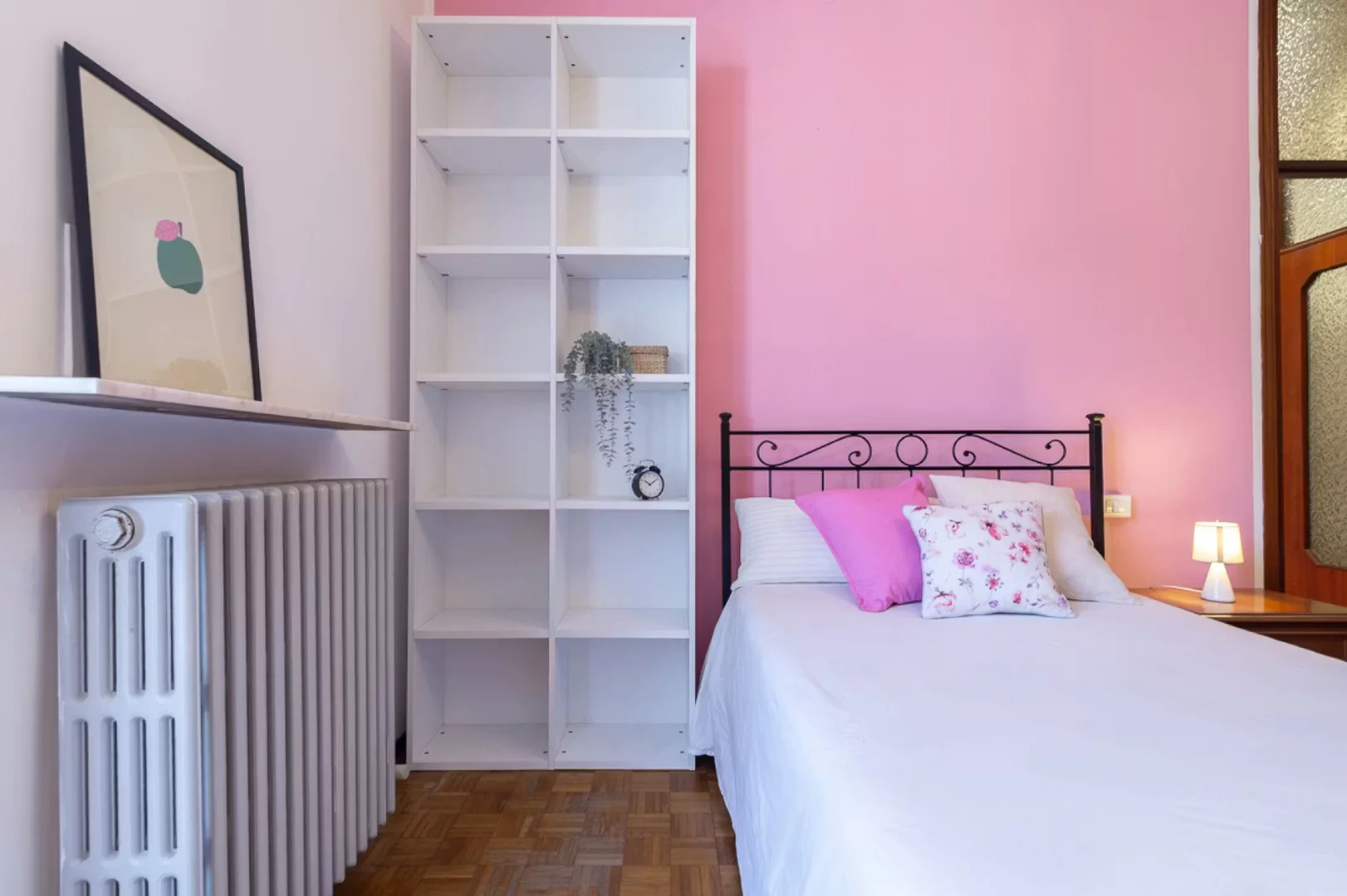 Funktionelles Studentenzimmer perfekt zum Studieren in 
