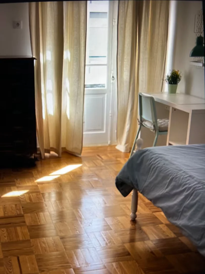 Chambre d'étudiant économique avec emplacement pratique dans 