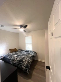 Room for rent in a shared flat in Kansas-city