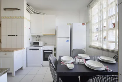 Private room at Avenida dos Estados Unidos da América, image 37 of 49