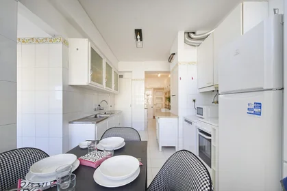 Private room at Avenida dos Estados Unidos da América, image 38 of 49