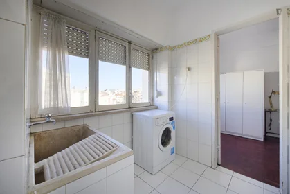 Private room at Avenida dos Estados Unidos da América, image 39 of 49