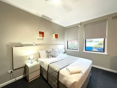 Zimmer mit Doppelbett zu vermieten Sydney