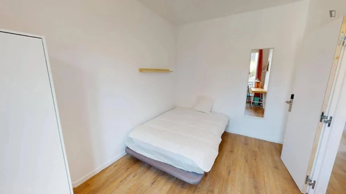 Zimmer mit Doppelbett zu vermieten Issy-les-moulineaux