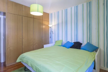 Private room at Rua de Duarte Barbosa, image 2 of 15