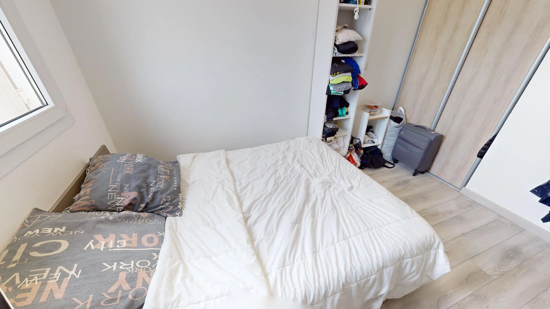 Chambre d'étudiant fonctionnelle parfaite pour étudier dans 