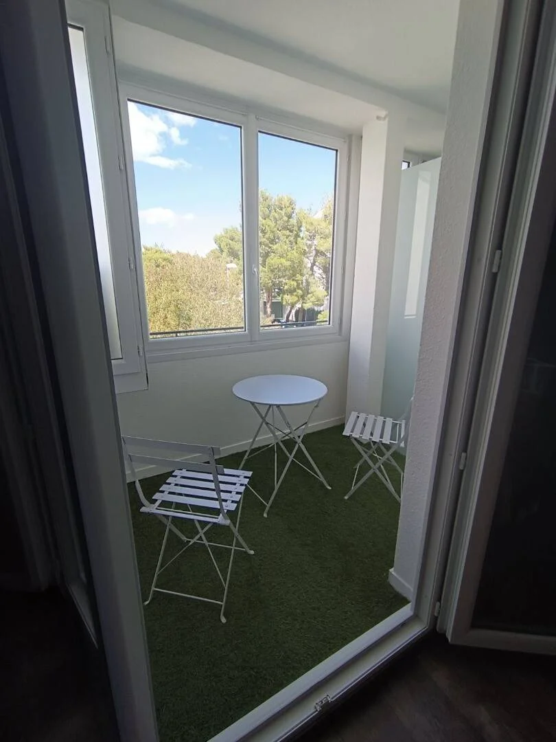 Quarto de estudante económico com localização conveniente em 