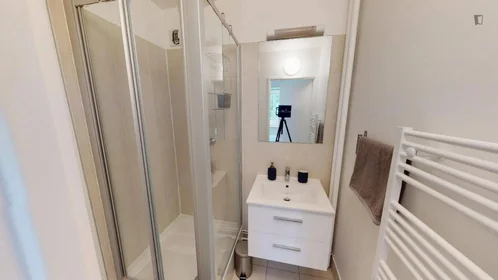 Private room at Square Henri Regnault, image 15 of 17