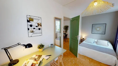 Private room at Square Henri Regnault, image 3 of 17