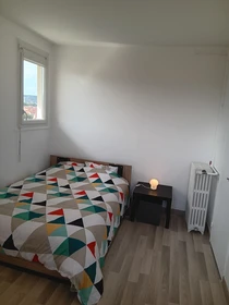 Helles Privatzimmer in Clermont-ferrand