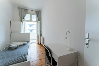 Cheap private room in Berlin