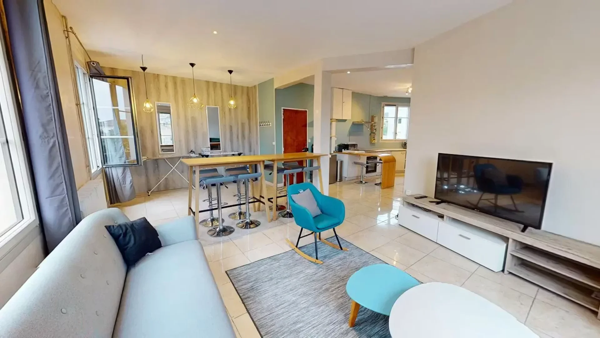 Quarto de estudante económico com localização conveniente em 