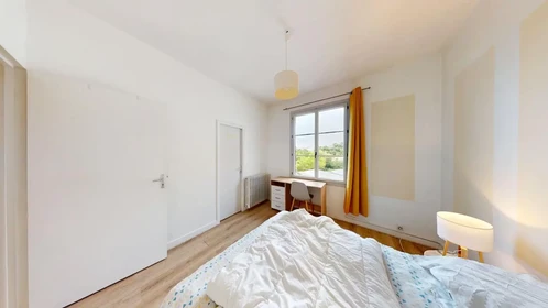 Quarto privado em Rue de l'Intendant Le Nain, , imagem 3 de 10