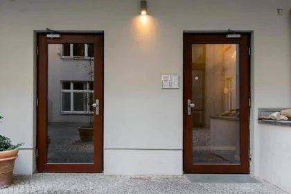Toda a acomodação em Linienstrasse, imagem 16 de 22