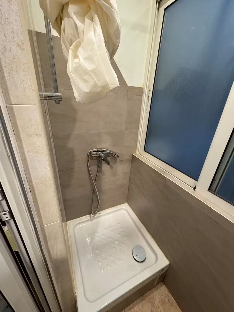 Habitación acogedora para estudiantes disponible en 