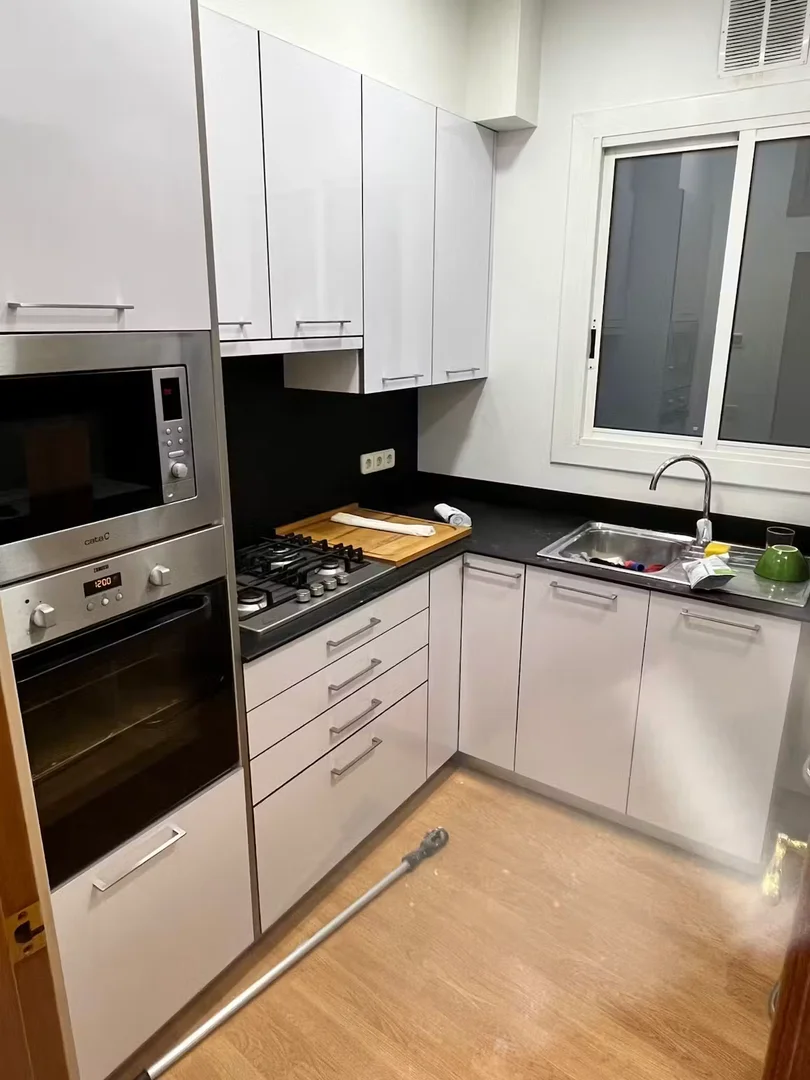 Habitación para estudiantes en  con área de estudio y facilidades compartidas