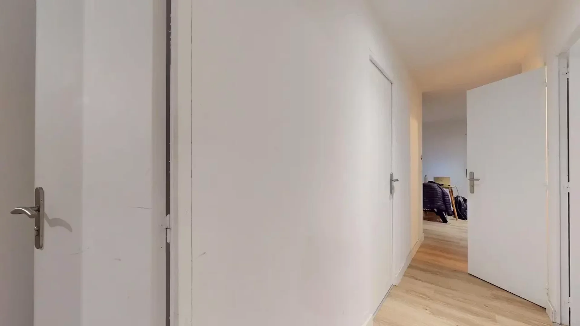 Student-friendly room in  with modern amenities