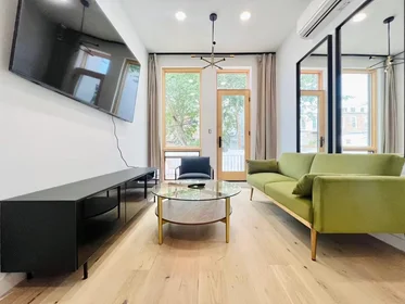 Private room at Winthrop St, Prospect Lefferts Gardens, image 2 of 9