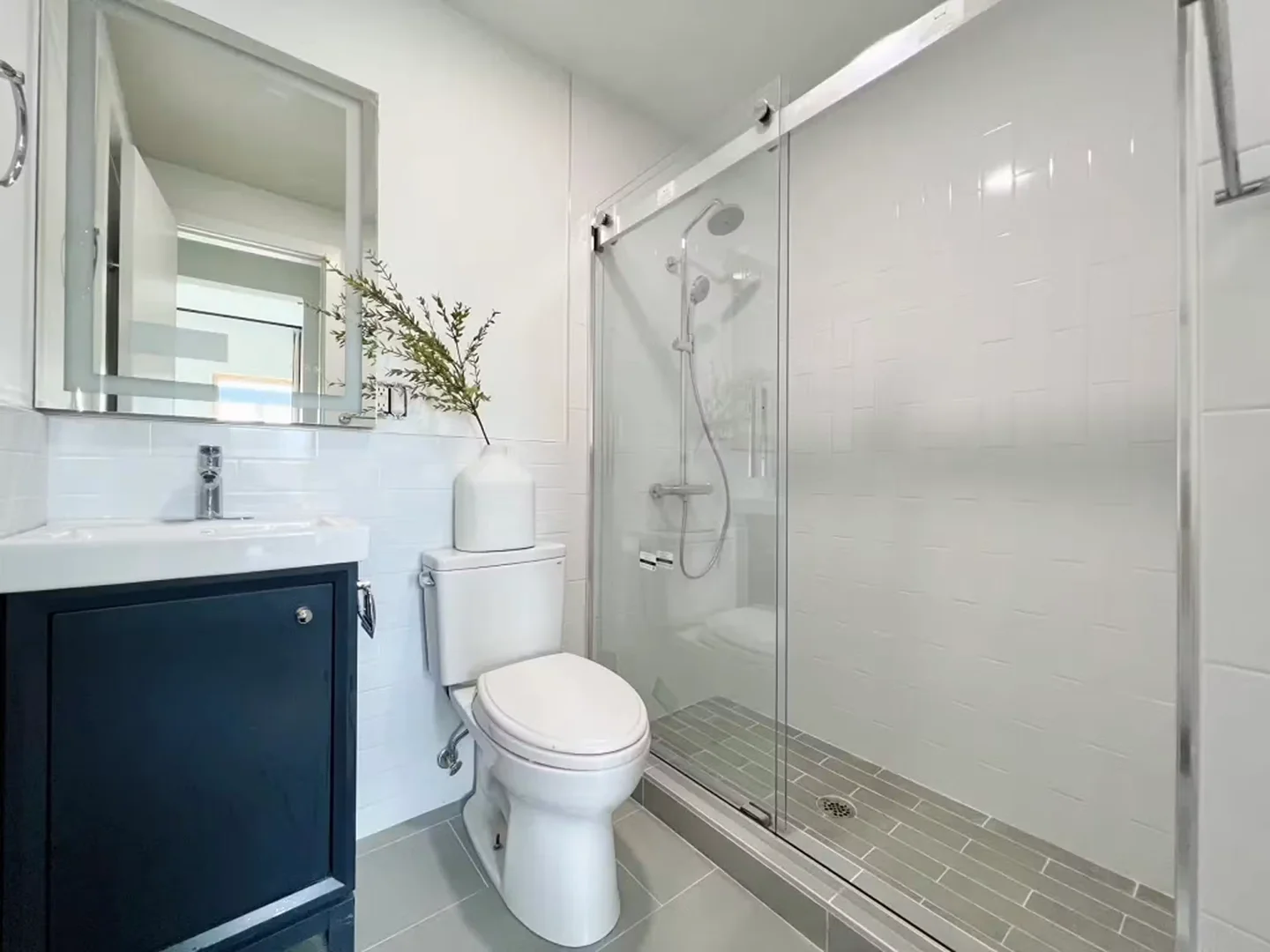 Economical student room with convenient location in 