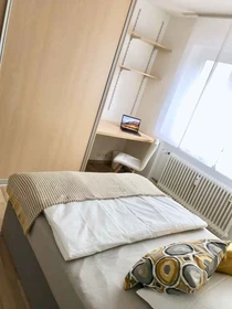 Helles Privatzimmer in Stuttgart