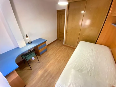 Quarto para alugar com cama de casal em Madrid