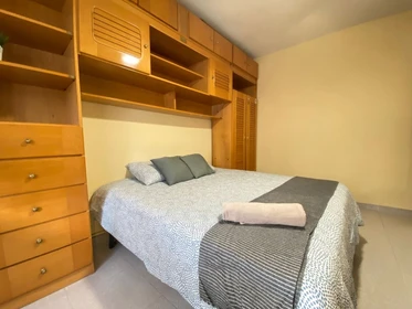 Chambre à louer avec lit double Madrid