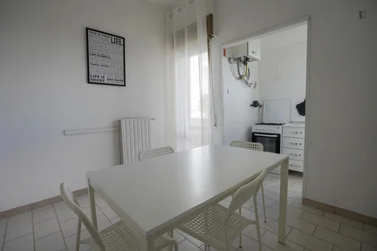 Chambre privée à Via Colli Aminei, image 10 de 18