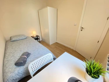 Quarto para alugar num apartamento partilhado em Madrid