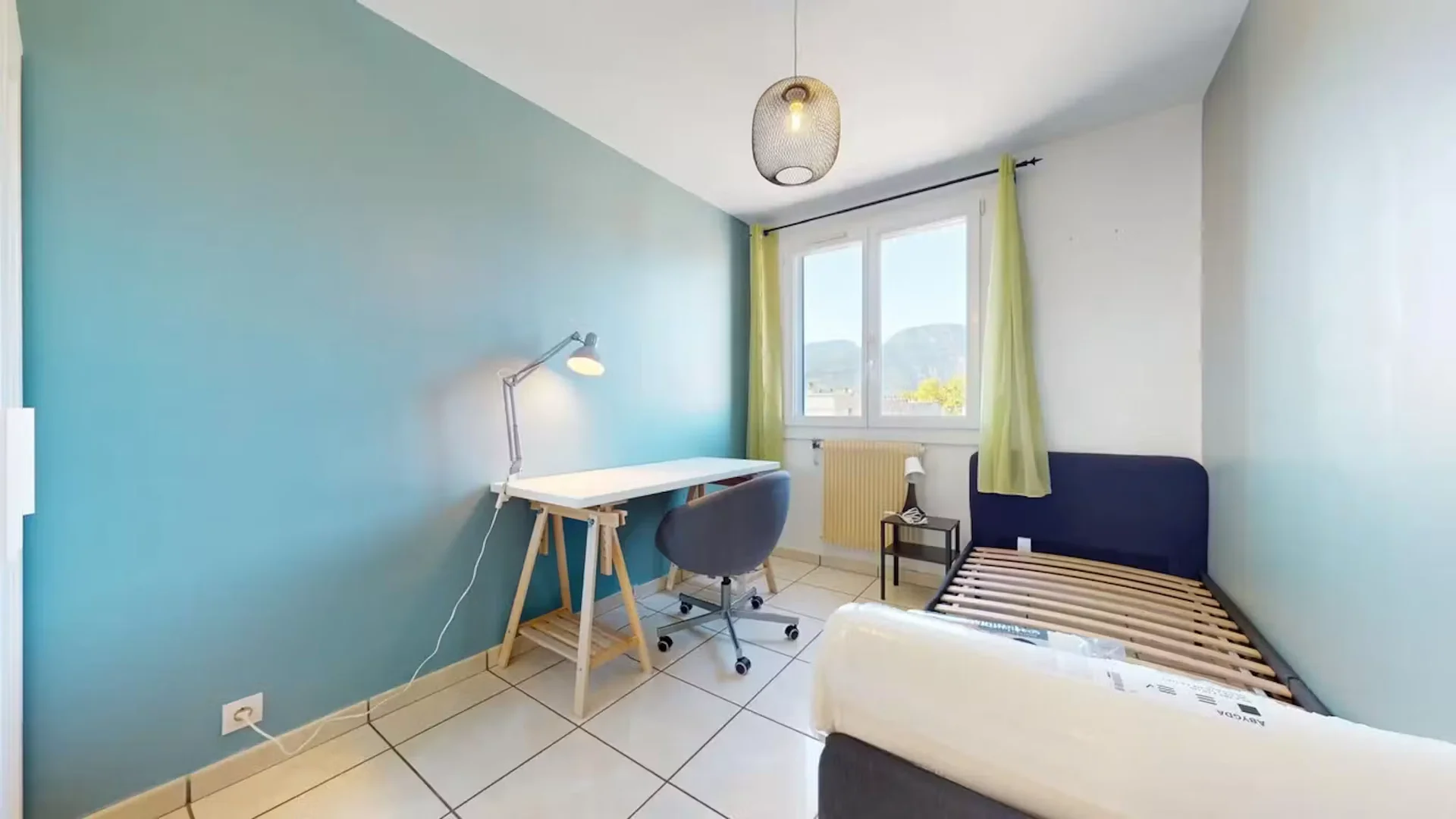 Habitación asequible para estudiantes con buena iluminación en 