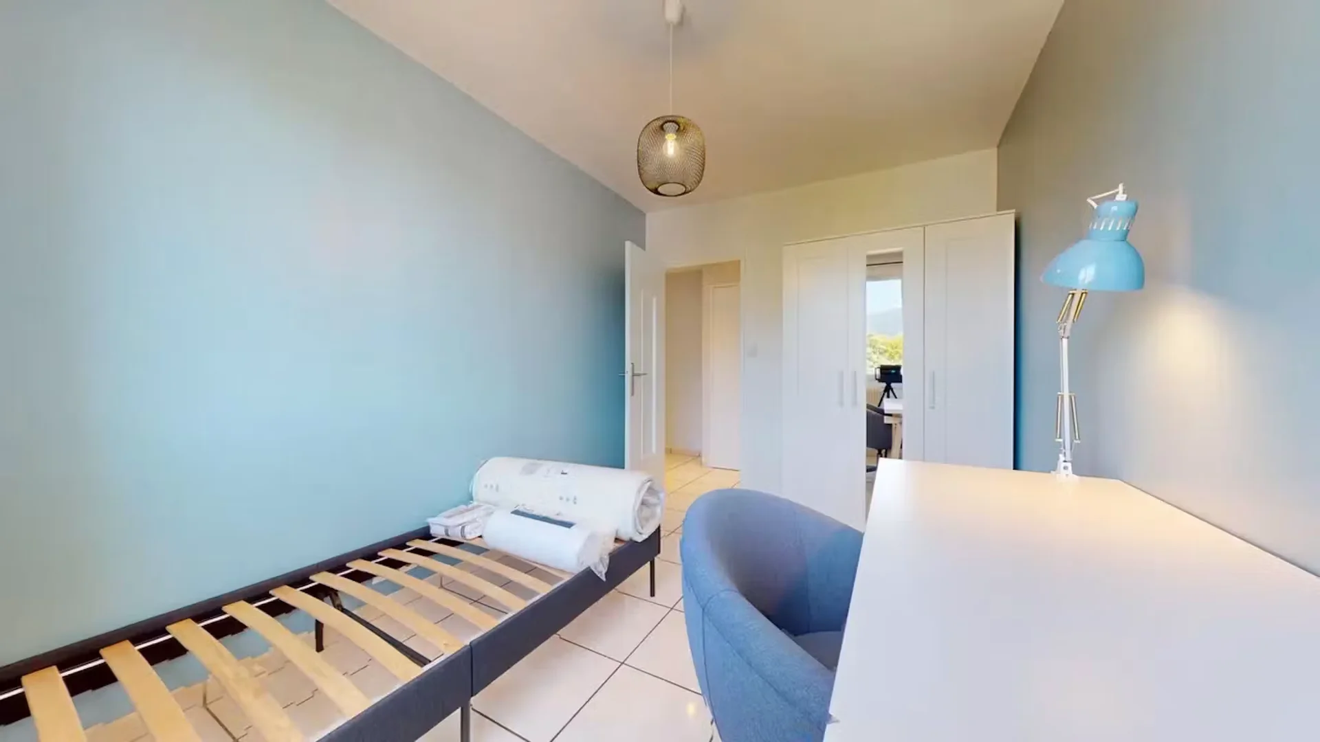 Habitación para estudiantes en  con modernas comodidades