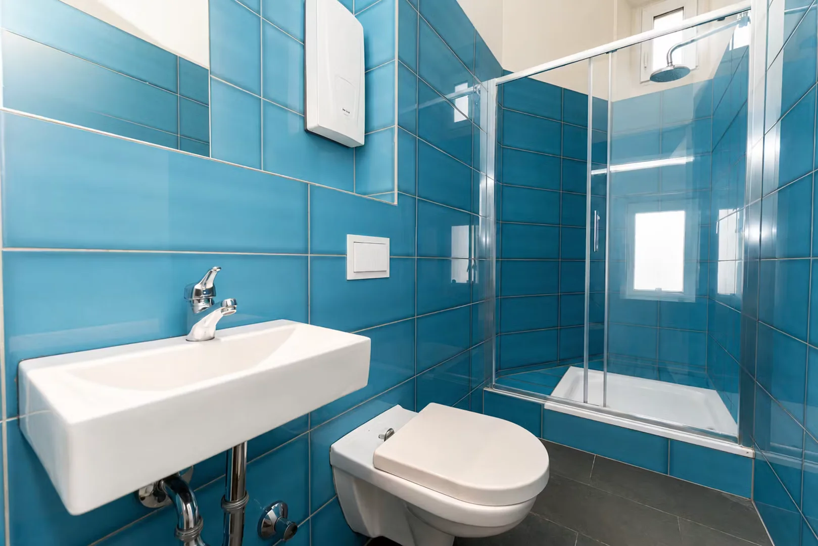 'de öğrenci dairesinde, tamamen mobilyalı kiralık oda
