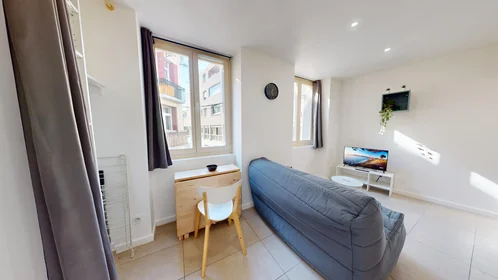 Habitación privada en 4 Rue Jouffroy, imagen 1 de 10