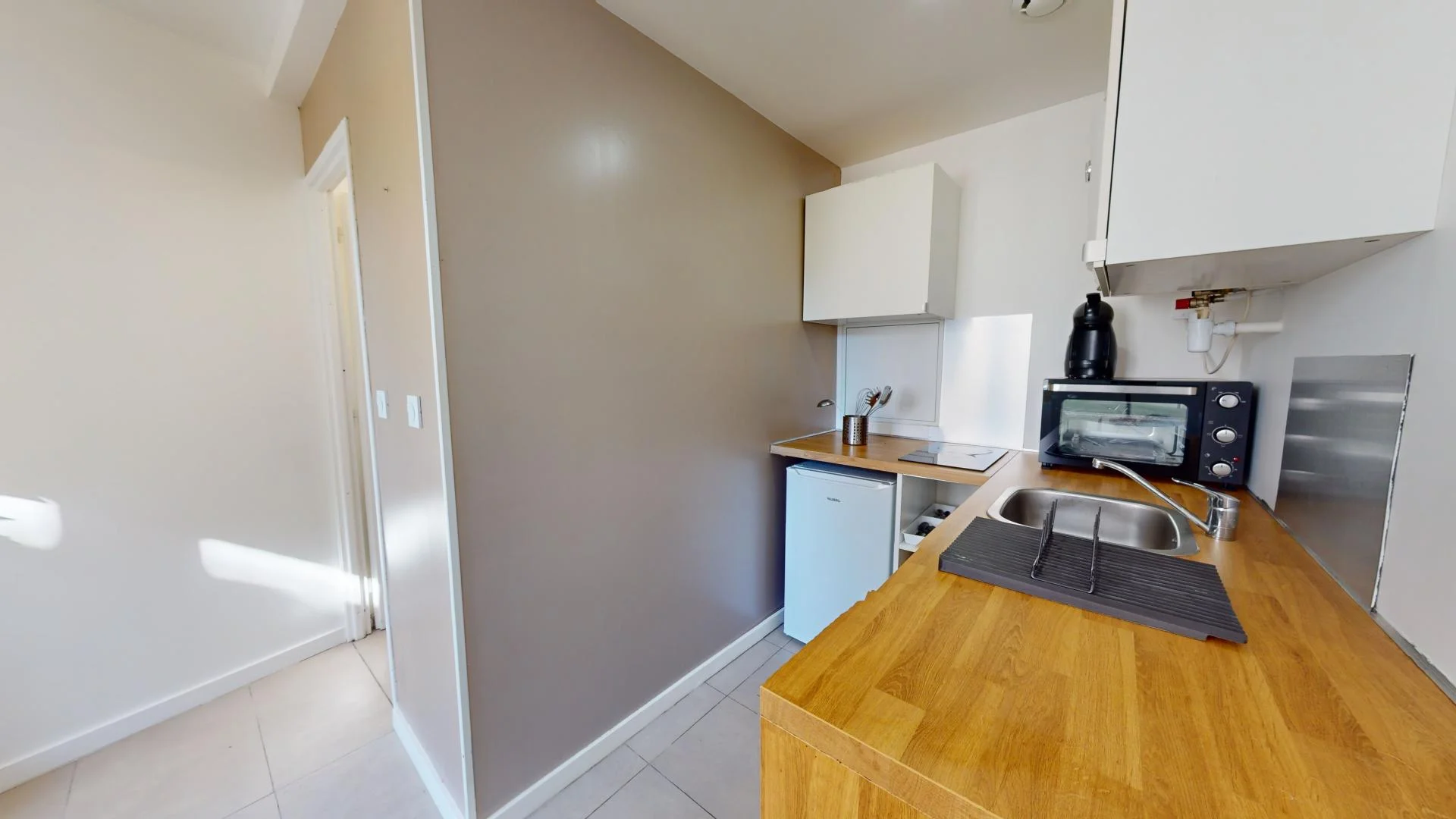 Habitación acogedora para estudiantes disponible en 