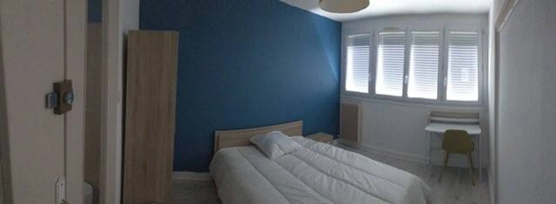 Cozy room for students available in 
