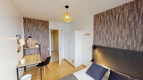 Renting rooms by the month in Lille