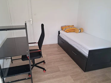 Room for rent with double bed Angers