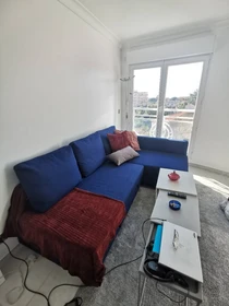 Room for rent in a shared flat in Antibes