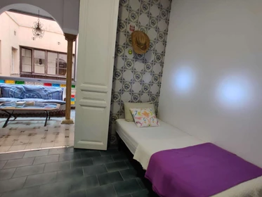 Room for rent in a shared flat in Barcelona