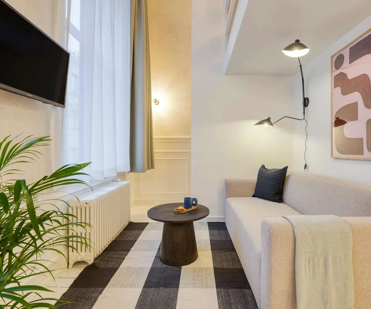 Self-contained studio for students in central 
