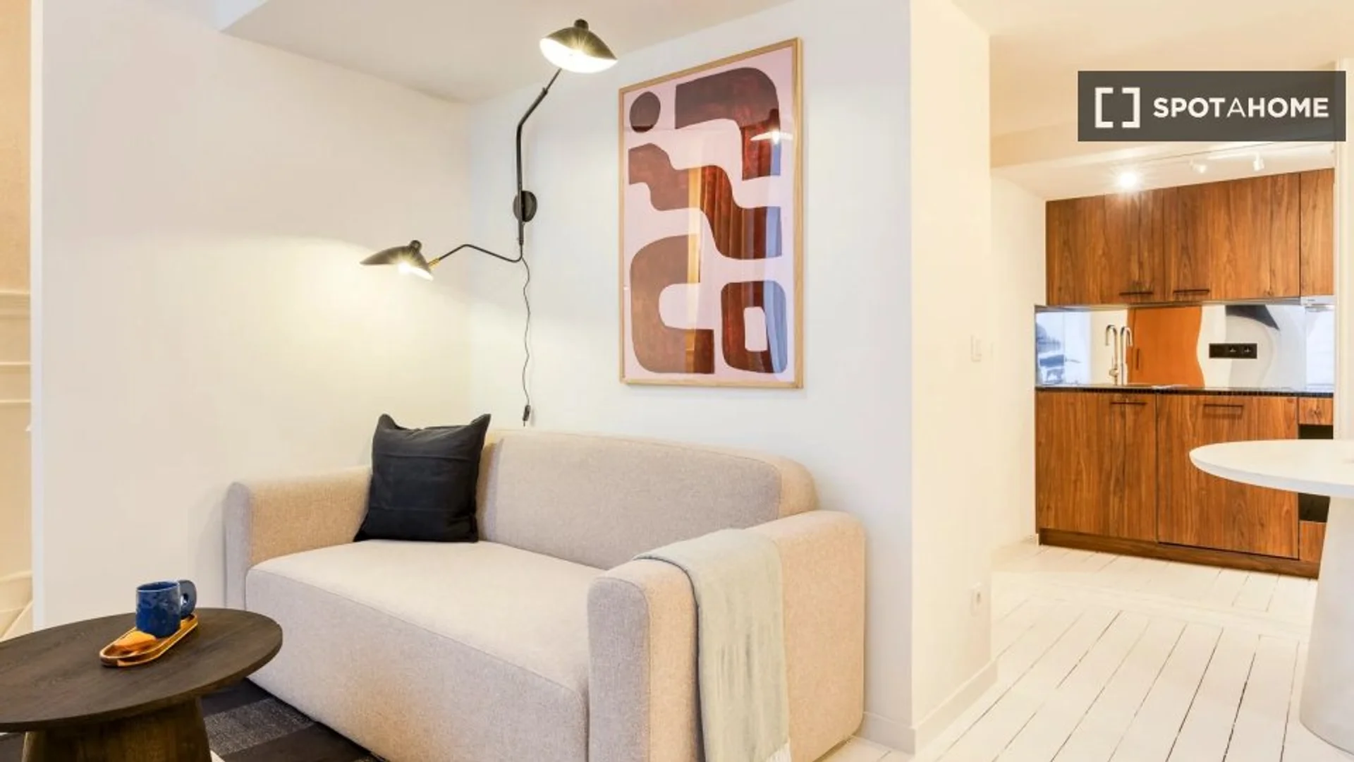 Modern student studio with complete amenities in 