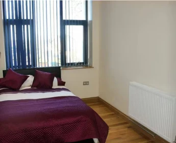 Nottingham de çift kişilik yataklı kiralık oda