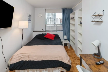 Alquiler de habitación en piso compartido en Toronto