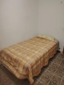 Cheap private room in Getafe