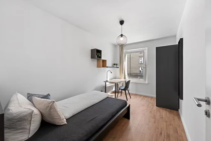 Cheap private room in Berlin