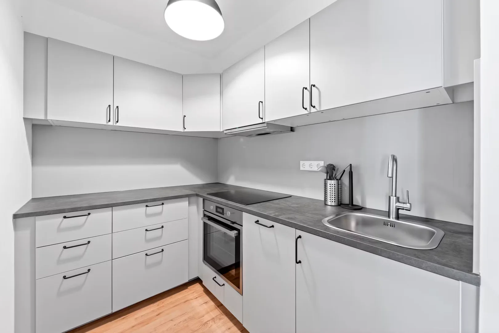 Chambre d'étudiant à avec espace d'étude et installations communes